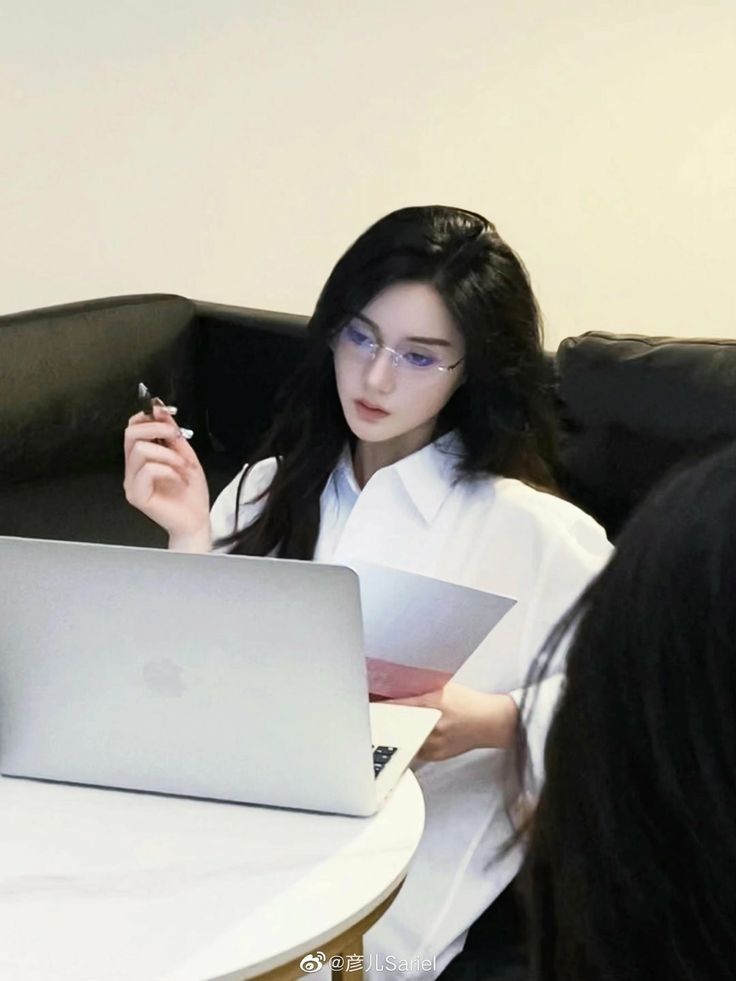 Cả Công Ty Cướp Công Tôi, Nhưng Không Biết Tôi Là Ai