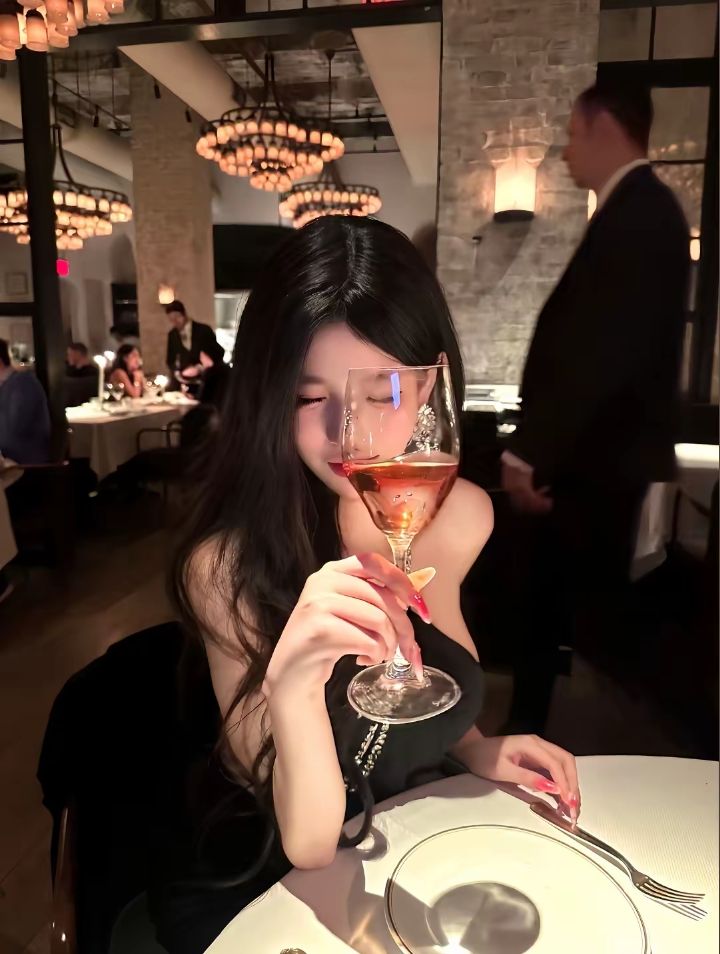 Bữa Tiệc Trên Địa Bàn Của Tôi