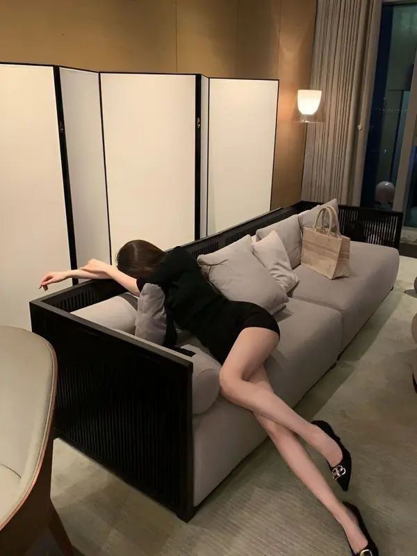 Con Sóc Nhỏ Mang Khô Bò Cho Tôi